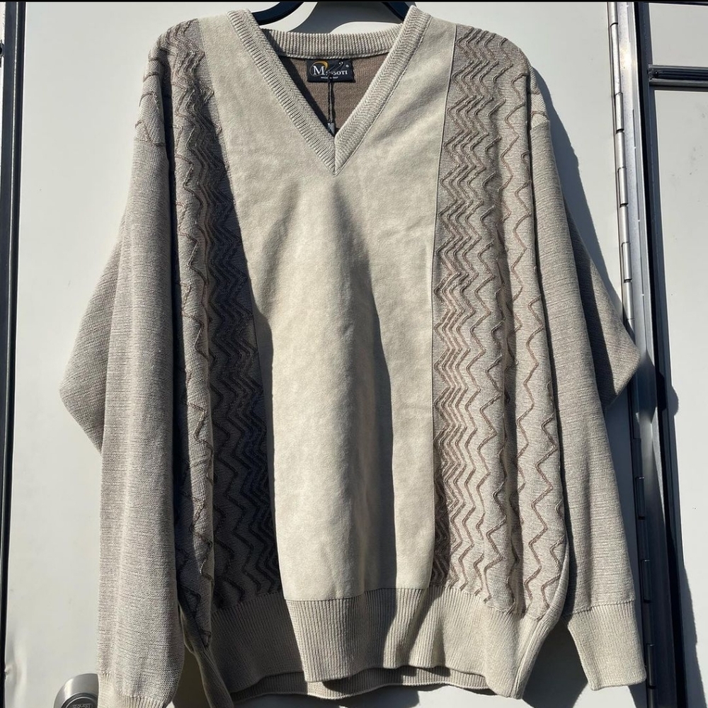 Rare italian made Massoti sweatshirt V-Neck with unique pattern with tags XL